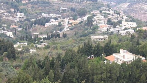 صحيفة السفير ـ نجلة حمود: ينتظر أن تتحول الوعود التي أغدقتها الحكومات المتعاقبة والتي تتعلق بالمشاريع الحيوية الكبرى في المحافظة، إلى واقع يترجم على الأرض، وذلك بعدما كلَّ العكاريون من...